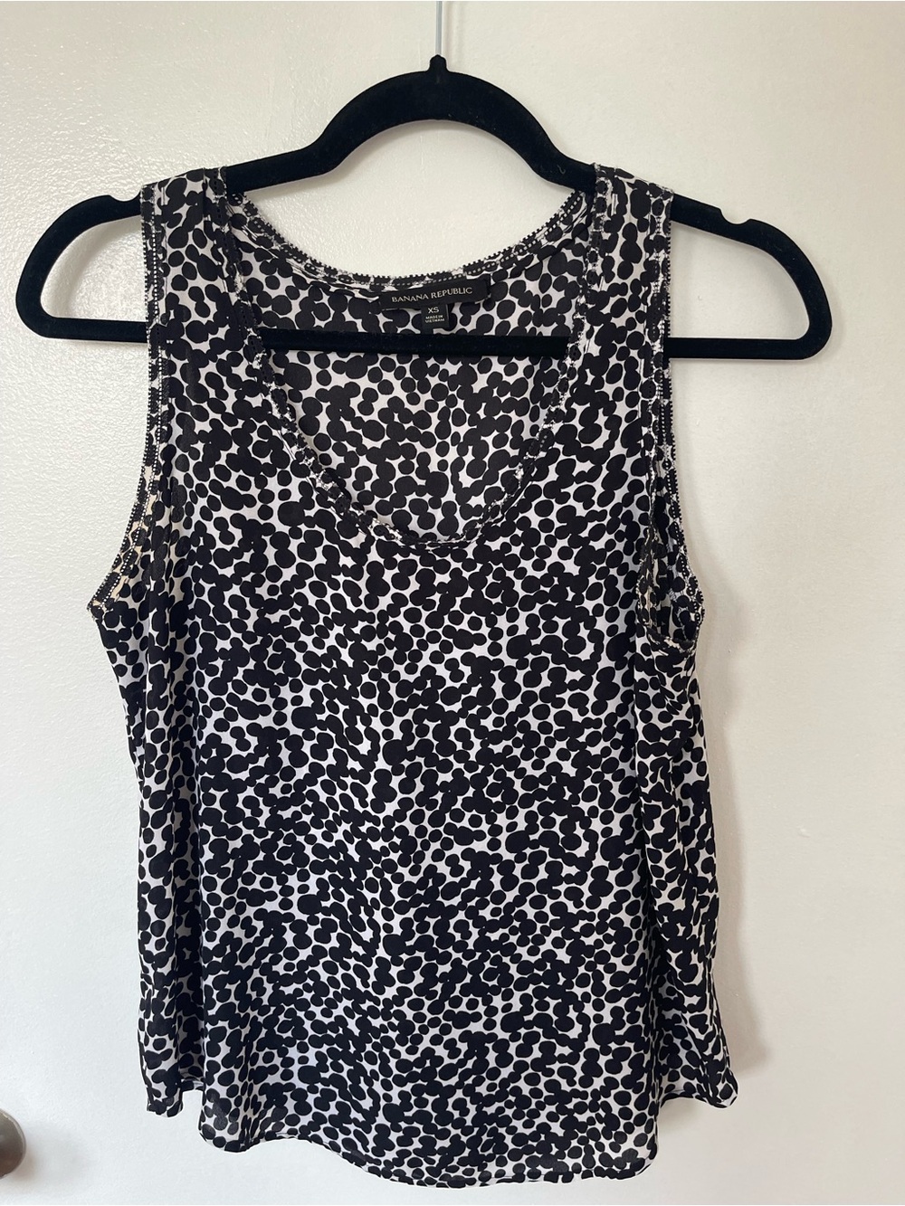Banana Republic Black & White Dot-Print Scoop Neck Tank